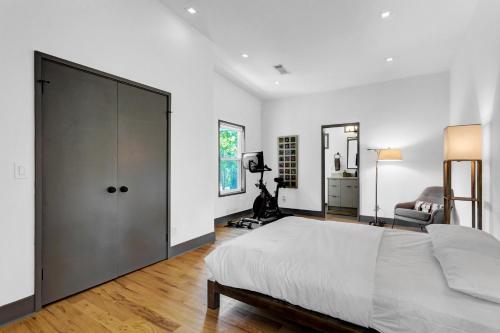 Modern Atlanta Getaway