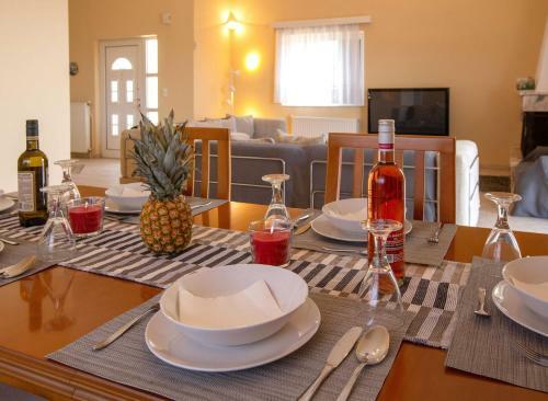 Villa With Private-heated S.pool-theologos By Ghh