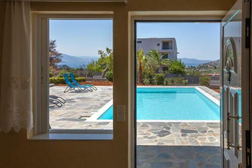 Villa With Private-heated S.pool-theologos By Ghh