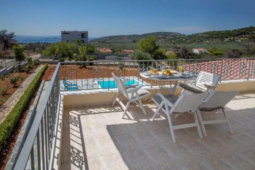 Villa With Private-heated S.pool-theologos By Ghh