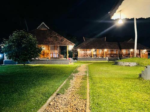 Hotel 7th Heaven Service Villa