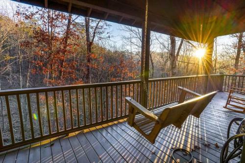 Villa Cozy Creekside Log Cabin W Firepit, Hot Tub, Wifi