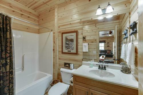 Villa Cabin Near Helen, Ga Hot Tub & Firepit