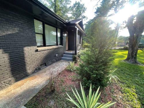 Contemporary Elegant 3 Bedroom House