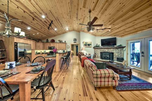 Hiawassee Haven With Deck And Private Hot Tub!