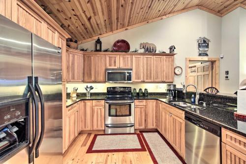 Hiawassee Haven With Deck And Private Hot Tub!