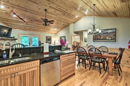 Hiawassee Haven With Deck And Private Hot Tub!