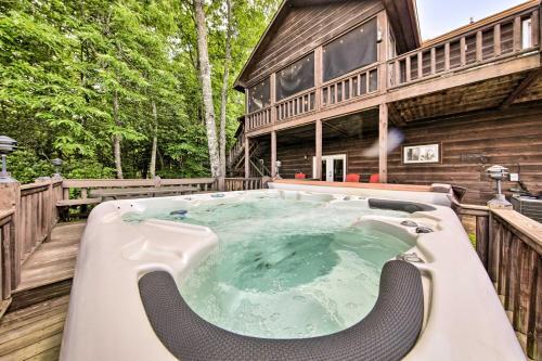 Hiawassee Haven With Deck And Private Hot Tub!