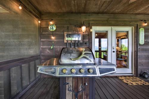 Hiawassee Haven With Deck And Private Hot Tub!