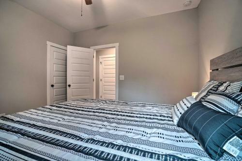 Stunning Helen Getaway With Private Hot Tub!