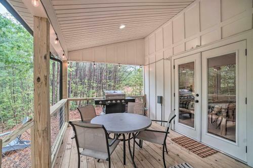 Stunning Helen Getaway With Private Hot Tub!