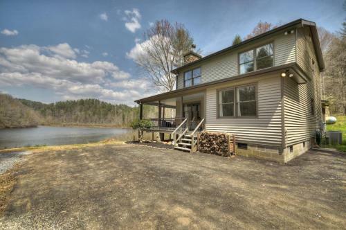 New Heaven Bound Pristine Private Lake Frontage