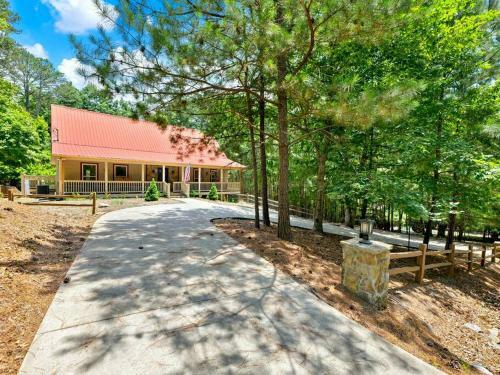 Deer Ridge! - Loft & Fire Pit - Pet Friendly