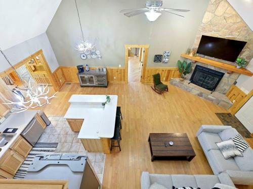 Deer Ridge! - Loft & Fire Pit - Pet Friendly