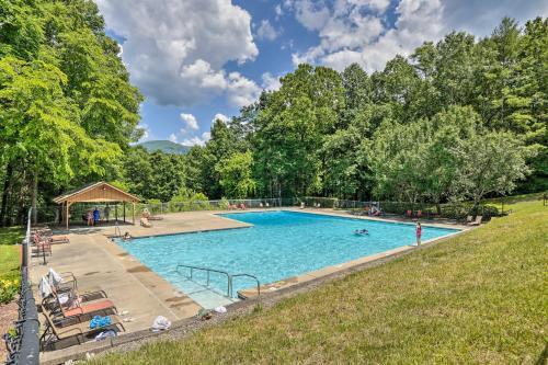 Deja View Cabin With Hot Tub Pets Welcome!