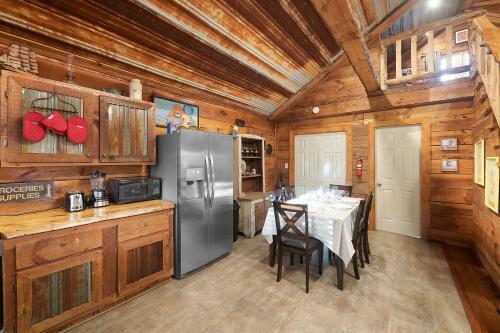 Hideaway Lodge
