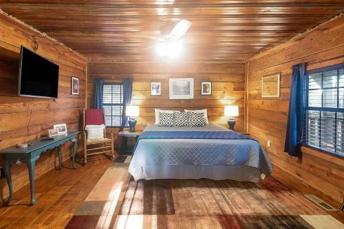 Hideaway Lodge