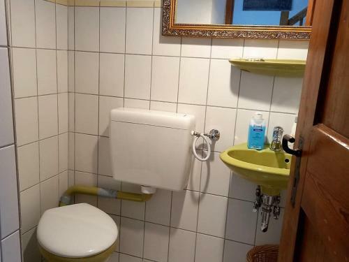 Regal Holiday Home In Geroldsgr�n With Garden