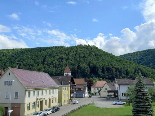 Regal Holiday Home In Geroldsgr�n With Garden