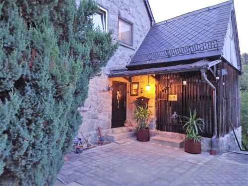 Regal Holiday Home In Geroldsgr�n With Garden