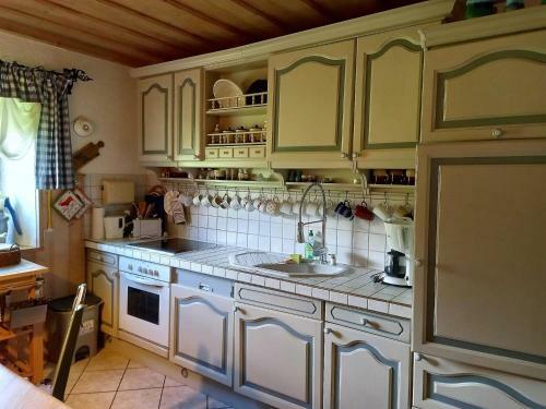 Regal Holiday Home In Geroldsgr�n With Garden