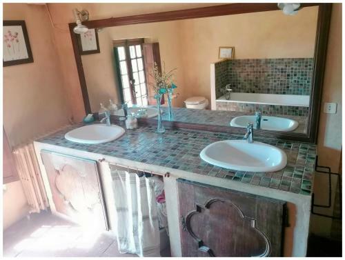 Hostal Chambre Du Pigeonnier Avec Acc�s Piscine !