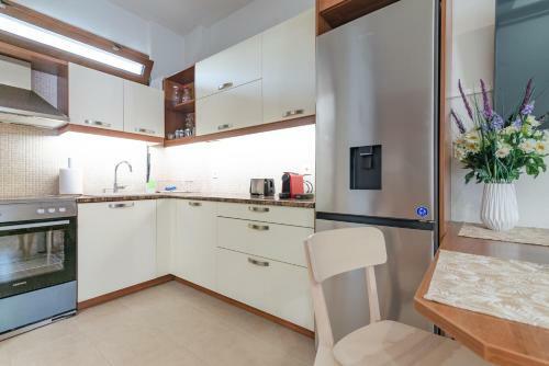 Eleni Luxury Maisonette With Jacuzzi