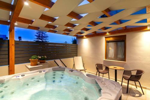 Eleni Luxury Maisonette With Jacuzzi