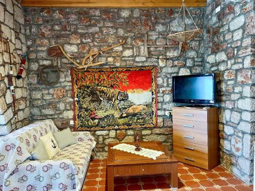 Rhodes Traditional Cottage With Private Garden