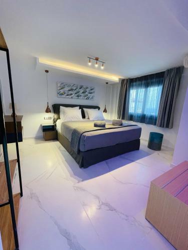 Frankie?s Sunrise Villa