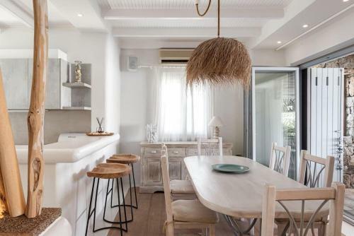 Villa & Bungalow On Sea, Saint Anna Beach