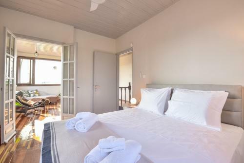 Beachfront Gialova Vacation Home - Brand New