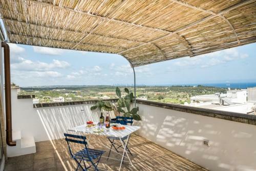 H241 Independent With Terrace Overlooking The Sea
