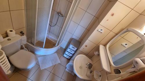 Pokoje Go?cinne I Domki Hodowaniec Pustkowo