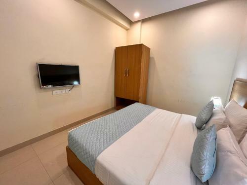 Hotel Mithila Residency Noida - Couple Friendly Local Ids Accepted