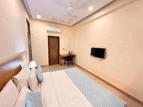 Hotel Mithila Residency Noida - Couple Friendly Local Ids Accepted