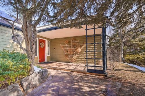 Vivid Twin Falls Retreat With Snake River Views