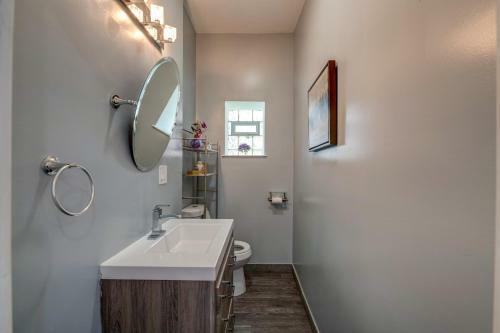 Large 6 Bedroom House 4 Parking Downtown 15min