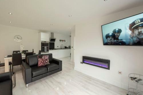 Stunning New Build House Near Clatterbridge