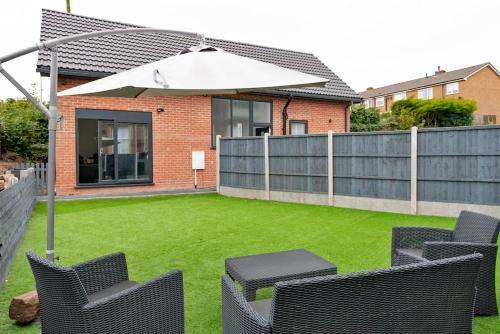 Stunning New Build House Near Clatterbridge