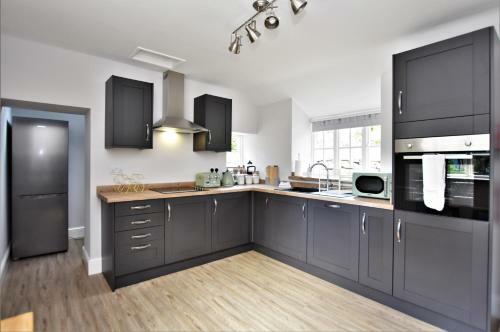 Mackereth Cottage - Sleeps 6 Near Cartmel