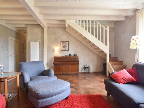 Magnificient Mansion Located In Burgundy With A Pool