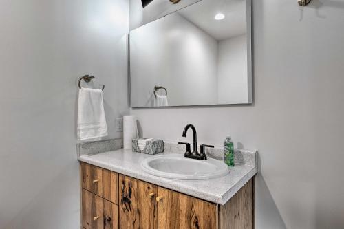 Sleek Fort Wayne Home Near Dtwn Attractions!
