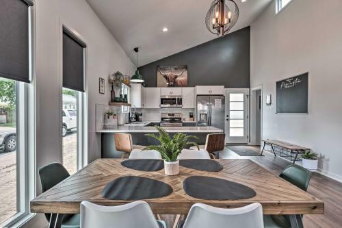 Sleek Fort Wayne Home Near Dtwn Attractions!