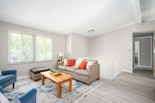 Westside Splendor- 10 Mins To Speedway- Firepit