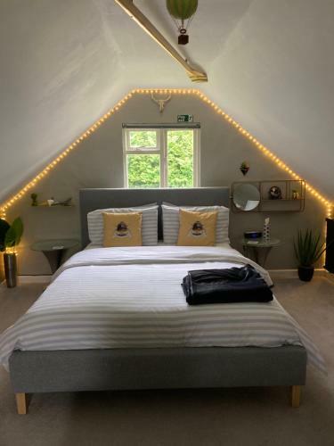The Cottage And The Loft