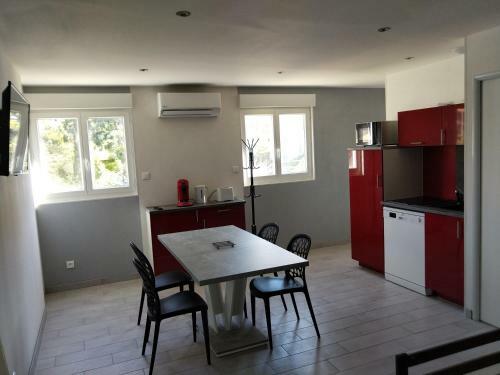 Apartamento Appart H�tel " Les Apparts Cholet Carteron "