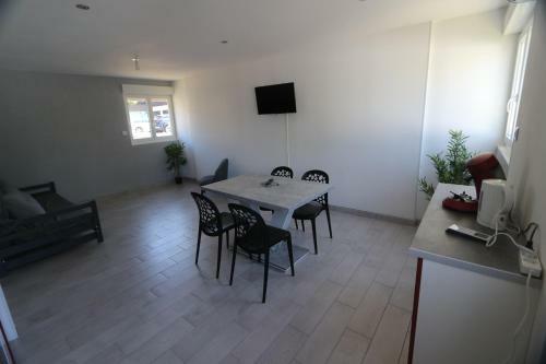 Apartamento Appart H�tel " Les Apparts Cholet Carteron "