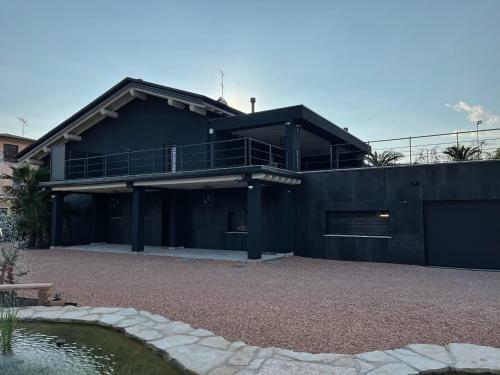 Black Villa