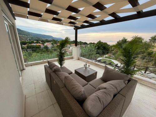 Blanca Beach Villa